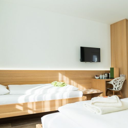 FLOECKNER B&B geräumiges Dreibettzimmer